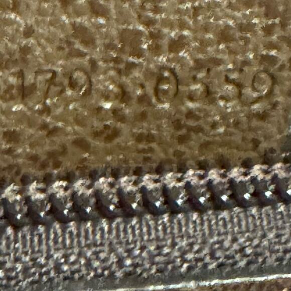 Gucci Pebbled Leather Tote Bag with Matching Pouch - Picture 11 of 11